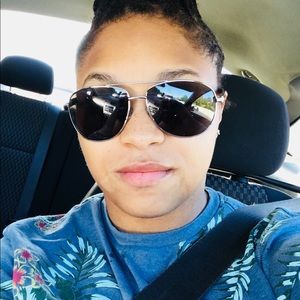 Meet your Posher, Kenyata